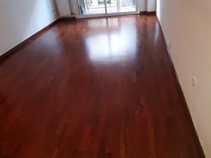 Foto de la imnstalación de un parquet hecha por Comparquets